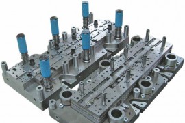 注塑模具生产过程中，如何使用夹具？模具工程师告诉你1. 夹具的工作原理2．夹具的种类3．夹具的用途4．夹具的特点5．夹具的使用场合6．夹具使用时应具备的基本要素7.使用方法8.注意事项