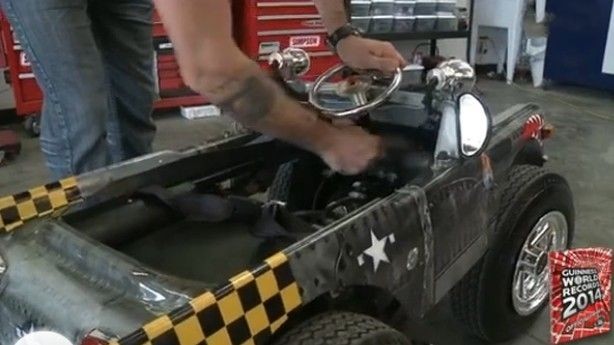 世界最小公路汽车 61厘米高进吉尼斯纪录(图文教程),最小,第6张 世界最小公路汽车 61厘米高进吉尼斯纪录(图文教程),世界最小公路汽车_61厘米高进吉尼斯纪录,最小,第6张